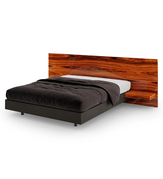 Cama doble con cabecero y estantes en palisandro de alto brillo, base suspendida en negro.