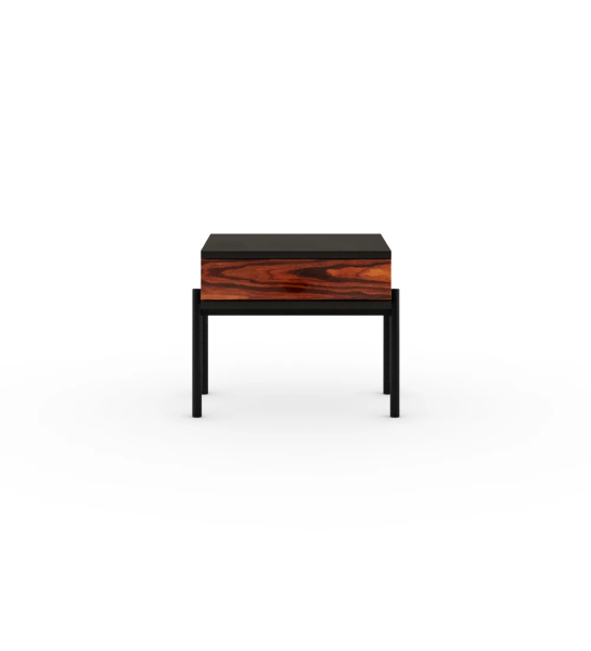 Mesa de cabeceira com gaveta em palissandro alto brilho, estrutura em negro, pés metálicos lacados a negro com niveladores.