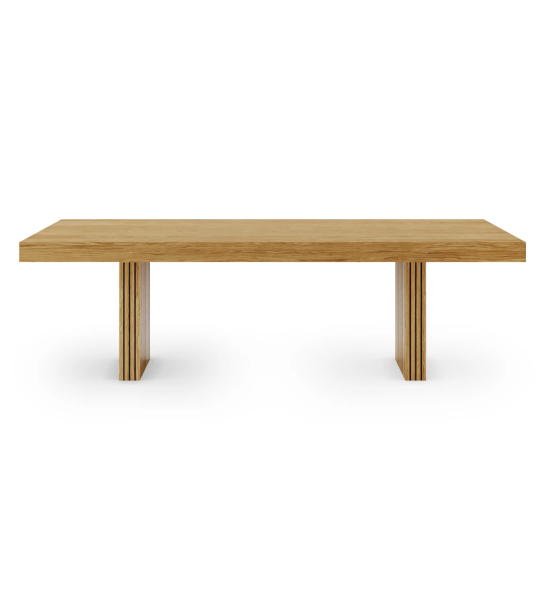 Mesa de comedor Cannes rectangular 250 x 110 cm, en roble natural, pies con frisos.