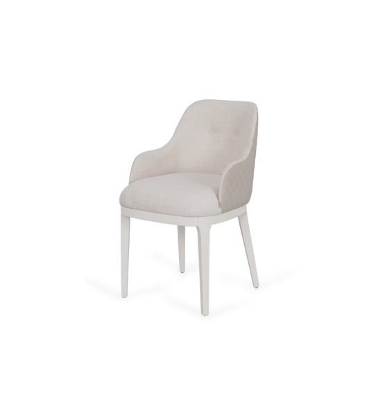 Chaise avec accoudoirs rembourrée en tissu, avec pieds laqués perle.