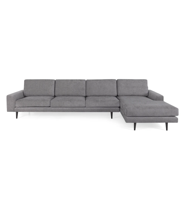 Sofá Oslo 3 lugares e chaise longue direita, estofado a tecido cinzento, pés lacados a castanho escuro, 339 cm.