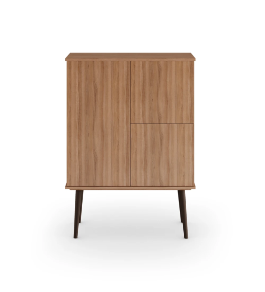 Vaisselier Oslo avec 3 portes et structure en noyer, pieds laqués marron foncé, 100 x 138,5 cm.
