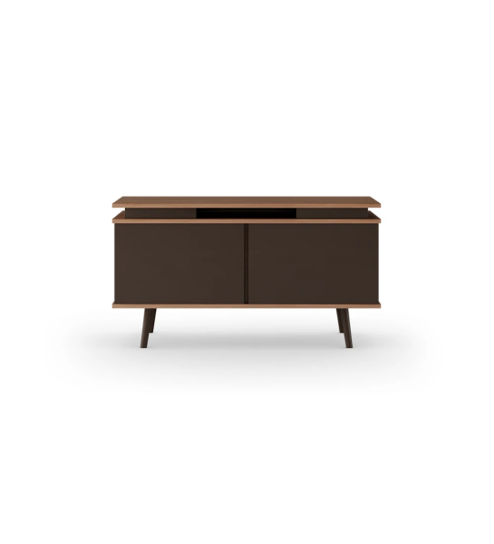 Mueble TV Oslo 2 puertas y pies lacados marrón oscuro, estructura en nogal, 120 x 58,8 cm.