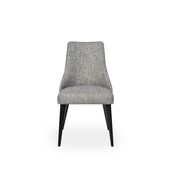Silla Oslo tapizada en tela gris, pies lacados negro.