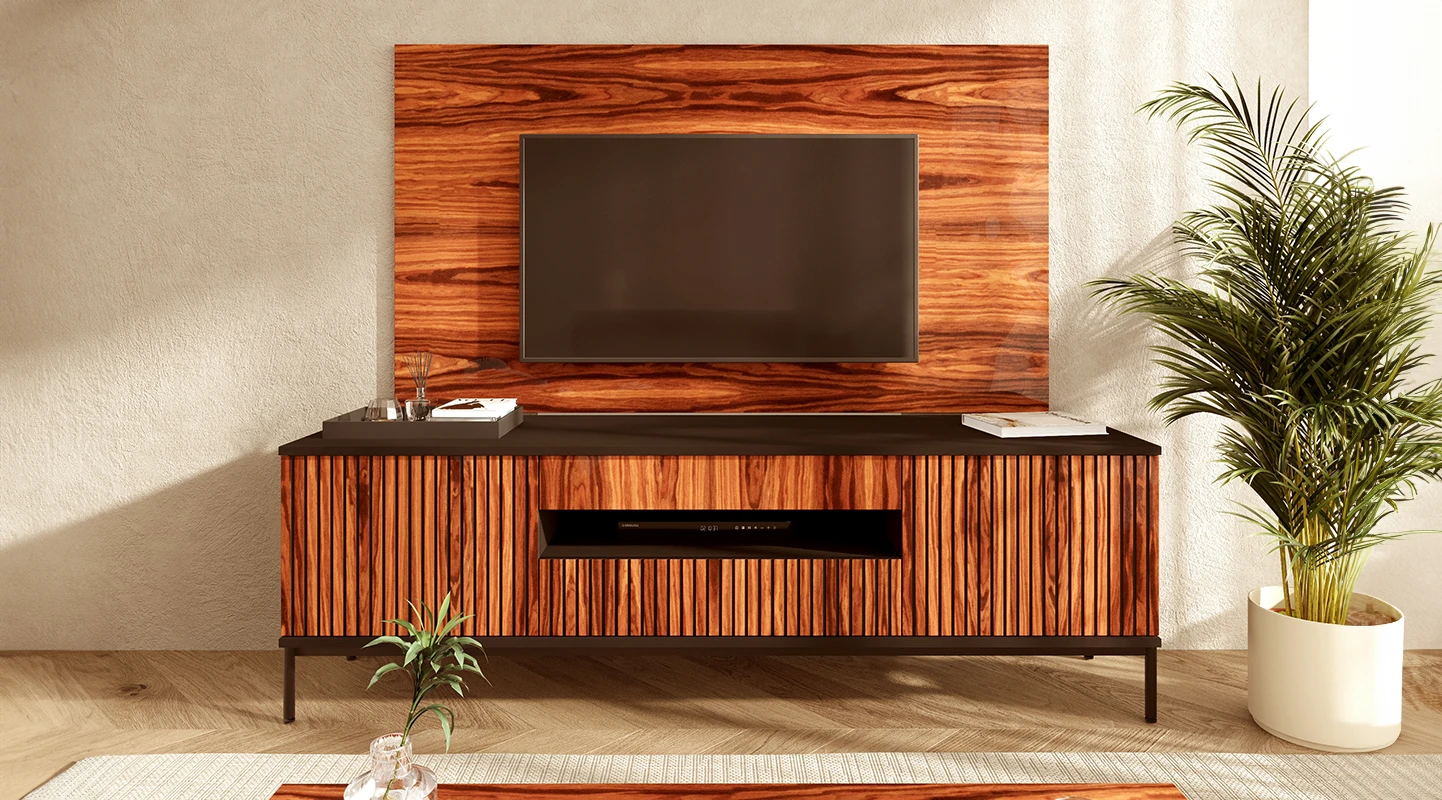 Mueble de TV con dos puertas y dos cajones con cantos de palisandro de alto brillo, estructura negra y pies de metal lacado en negro con niveladores.