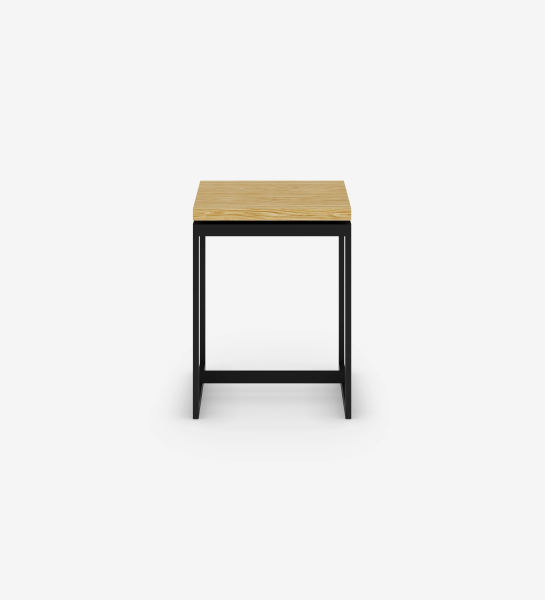 Chicago side table, natural oak top, black lacquered metal feet, 40 x 40 cm.