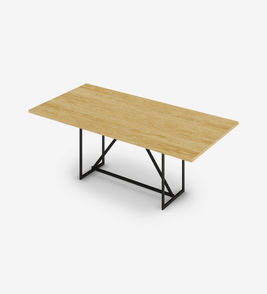 Mesa de comedor Chicago rectangular 180 x 100 cm, tapa en roble natural, pies en metal lacado negro.