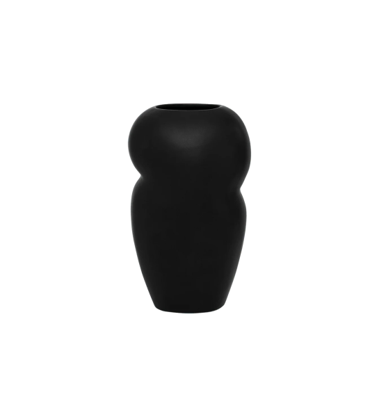 Jarra feita à mão com estrutura de barro de tonalidade preto fosco e com um design orgânico e abstrato.
