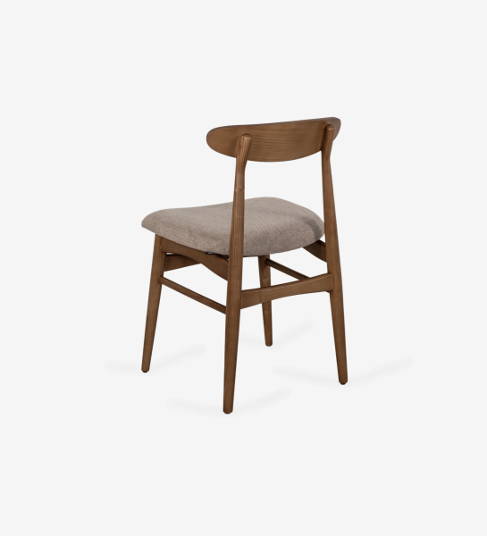 Cadeira com esturtura em madeira cor nogueira e com assento estofado a tecido.