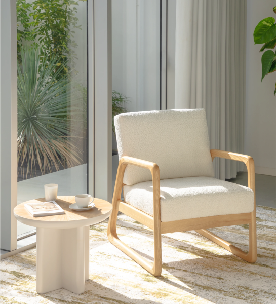 Mónaco round center table in pearl lacquer with natural oak veneer top, Ø 55 cm.