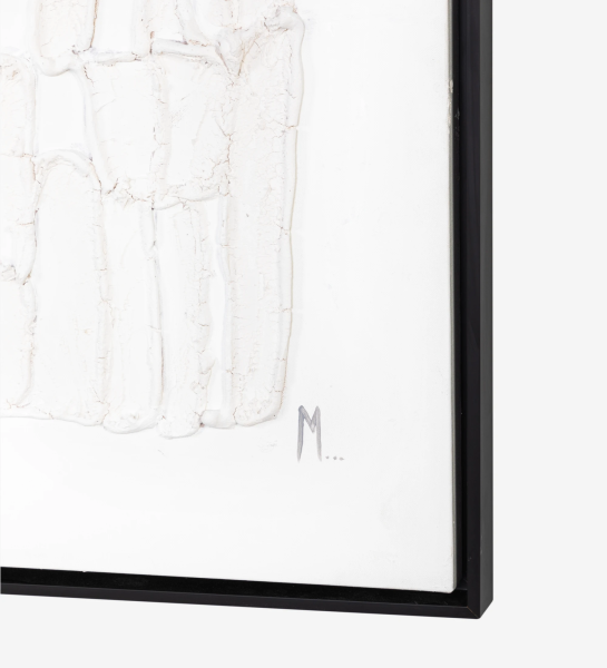 Cuadro abstracto y relieve en tonos blancos, marco de madera negro, 104 x 104 cm.