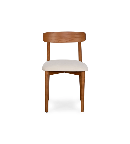Chaise en bois couleur miel avec assise rembourrée en tissu perle.
