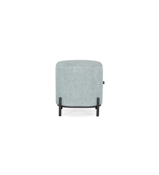Cannes square puff, upholstered in blue fabric, black lacquered metal feet, 38 x 38 cm.