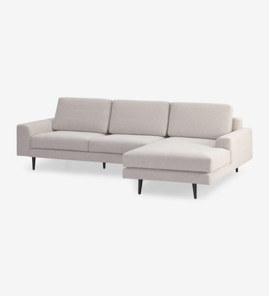 Canapé Oslo 2 places et chaise longue gauche, recouvert en tissu toffee, pieds laqués marron foncé, 262 cm.