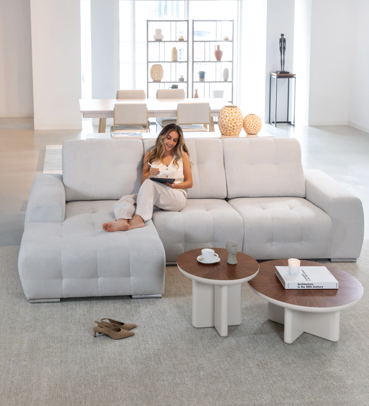 Sofá Madrid 2 lugares e chaise longue esquerda, estofado a tecido cinzento, 287 cm.