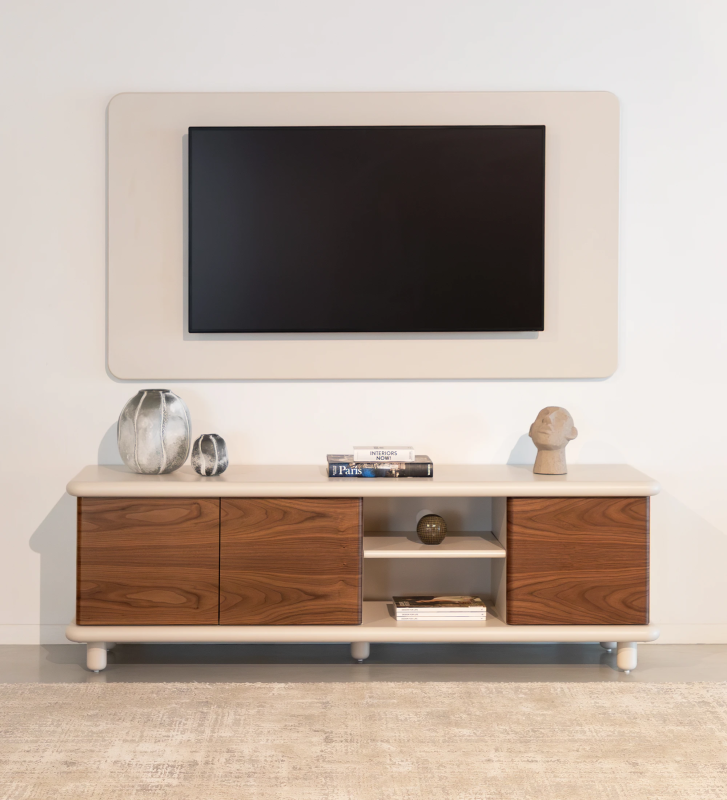 Painel TV suspenso em lacado pérola, 100 x 180cm.