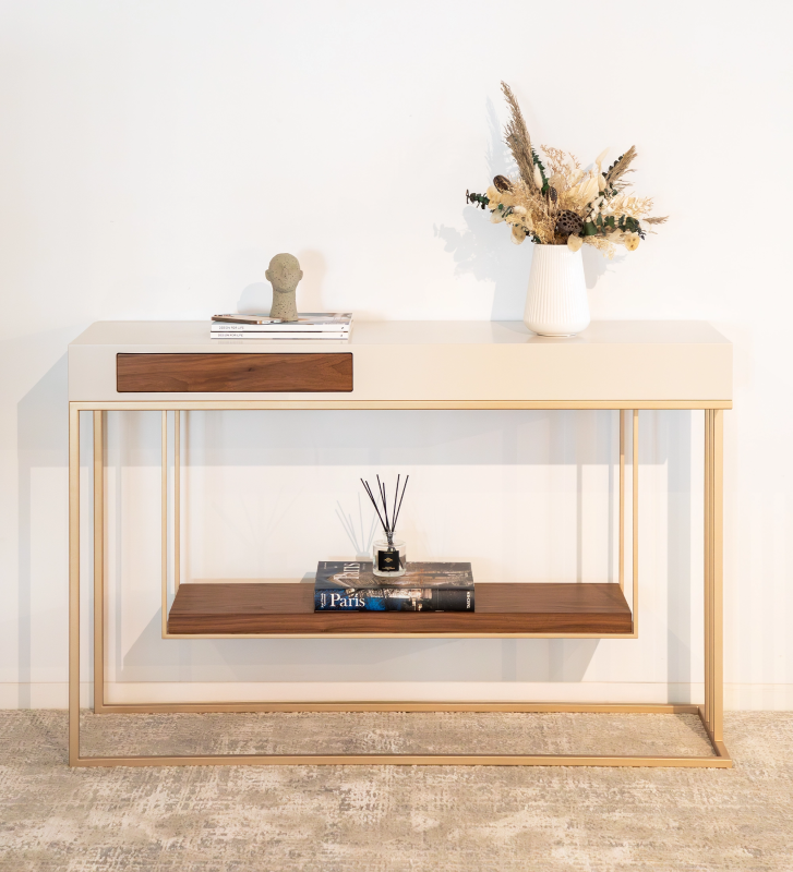 Console with 1 drawer and shelf in natural walnut, pearl lacquered structure and golden metal base.