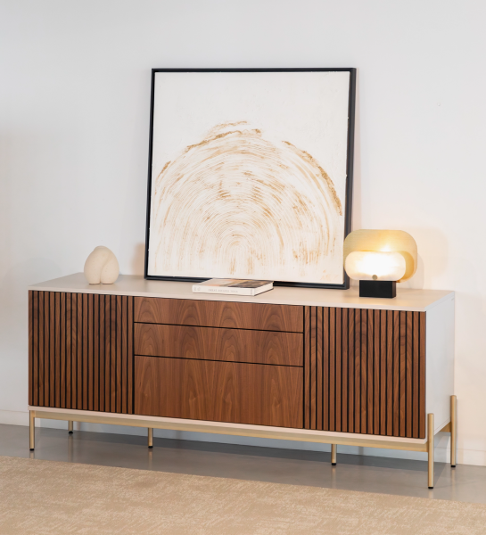 Sideboard with 2 friezes doors, 1 hinged door and two natural walnut drawers, pearl structure and gold lacquered metal feet with levelers.