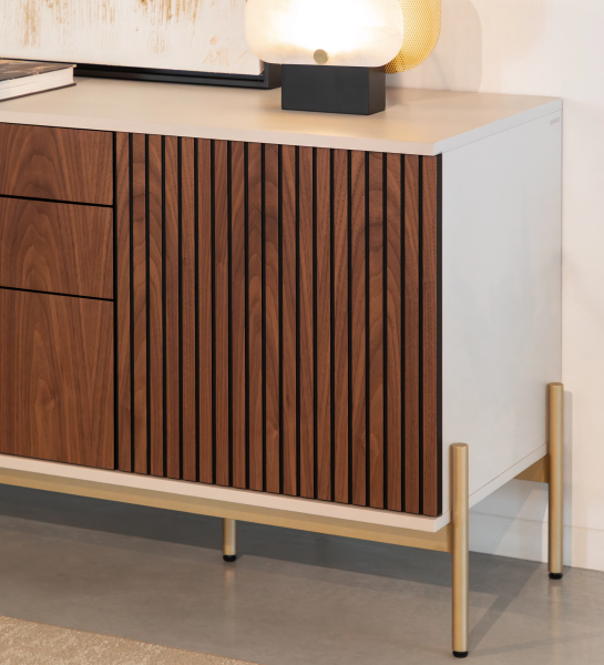Sideboard with 2 friezes doors, 1 hinged door and two natural walnut drawers, pearl structure and gold lacquered metal feet with levelers.