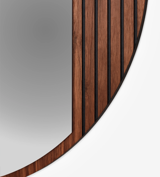 Round mirror with friezes in natural walnut