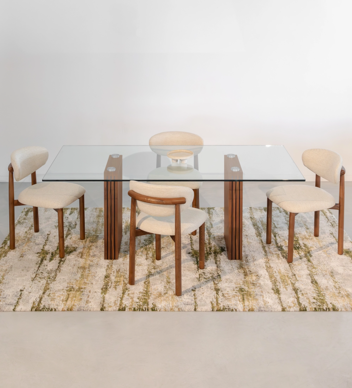 Table de repas rectangulaire Cannes 200 x 98 cm, plateau en verre, pieds en noyer naturel à frises.