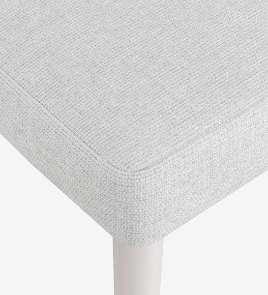 Chaise rembourré en tissu gris, pieds laquée perle.