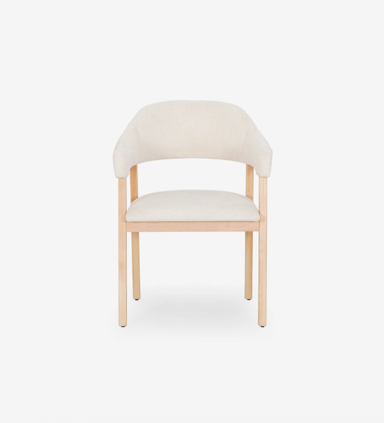 Silla con brazos, en madera de fresno natural, con asiento y respaldo tapizados en tela perla