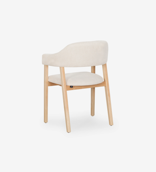 Silla con brazos, en madera de fresno natural, con asiento y respaldo tapizados en tela perla