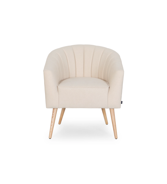 Fauteuil Tokyo recouvert en tissu beige, pieds laqués noir avec pieds en bois de couleur naturelle.