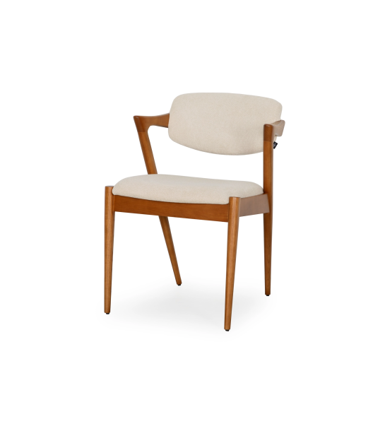Chair in honey-colored ash wood, with seat and backrest upholstered in beige fabric.