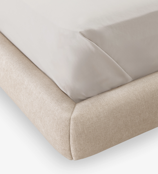 Cama doble Paris tapizada beige, esquina acolchada con sábana clara