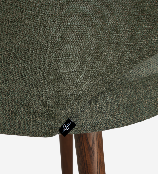 Silla Londres con tapicería verde texturada y pata de madera