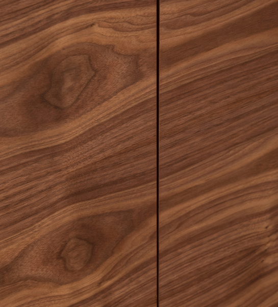 Zapatera Geneve con acabado de nogal y junta vertical