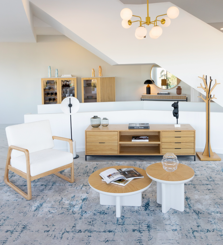 Tapis abstrait aux tons bleus, finition bord plié + feutre feltex 6 mm.