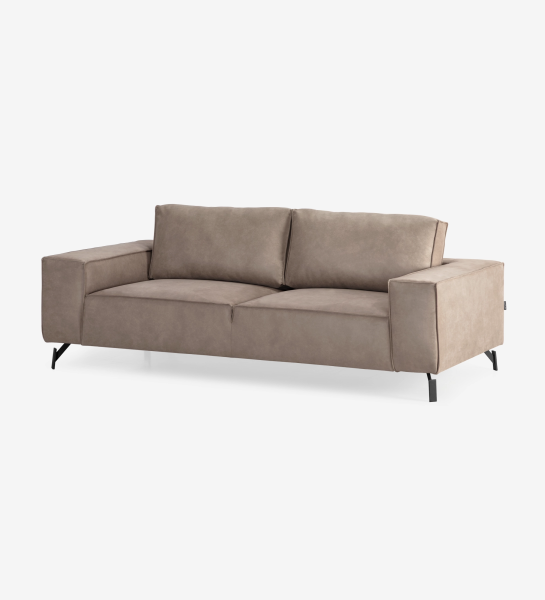 Canapé Tokyo 3 places recouvert en tissu taupe, pieds en métal laqué noir, 238 cm.