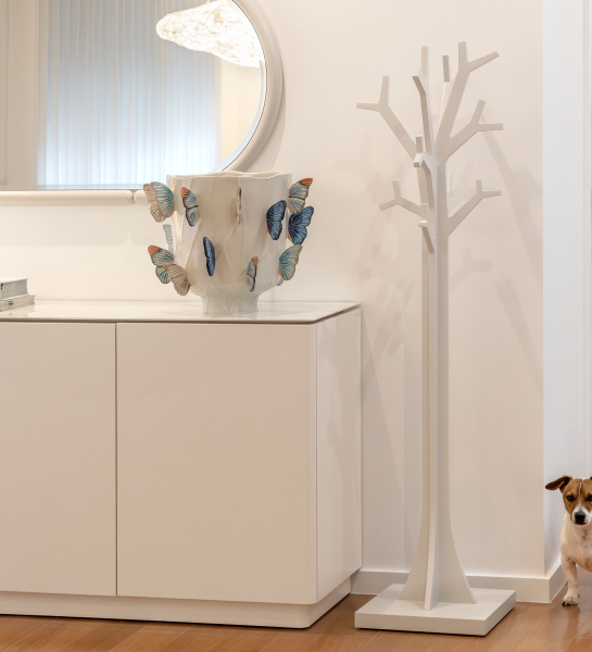 Sideboard with 4 doors and pearl lacquered structure, Calacatta marble ceramic top and cutlery drawer.