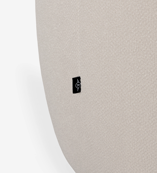 Zoom sur tissu bouclé beige du Fauteuil Monaco avec étiquette noire
