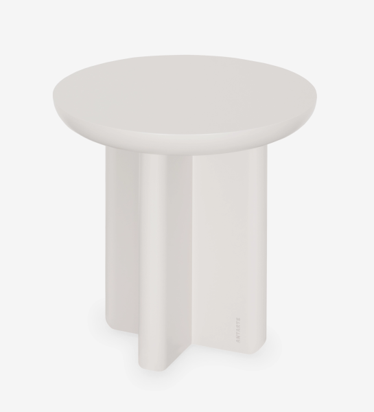 Mónaco Side Table with round white top and sculptural three-column pedestal base