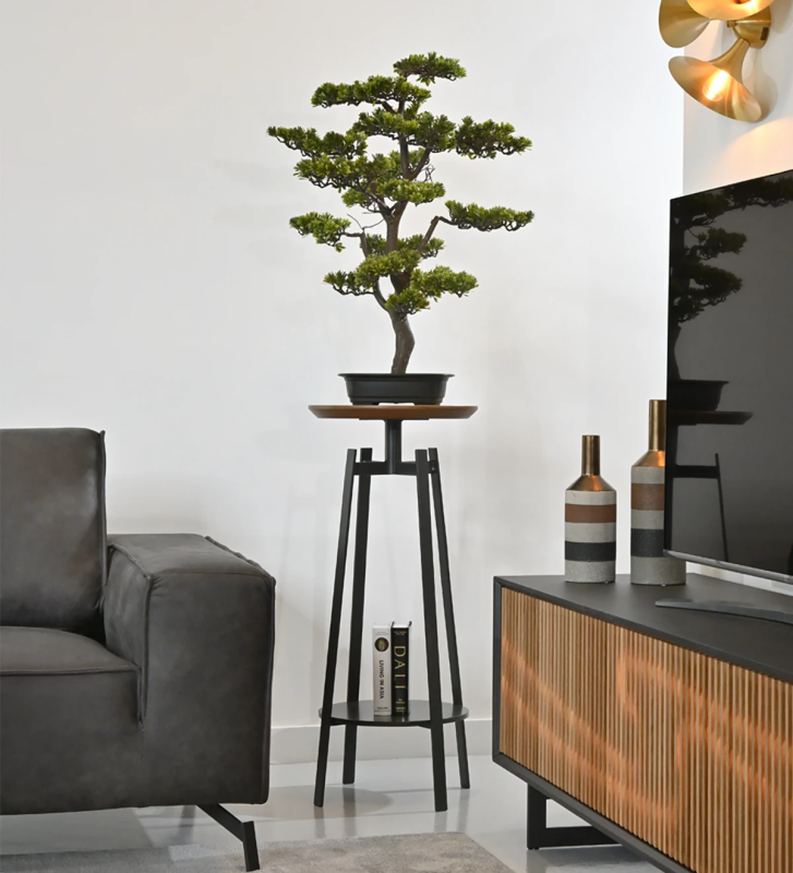 Top in natural oak, black lacquered feet