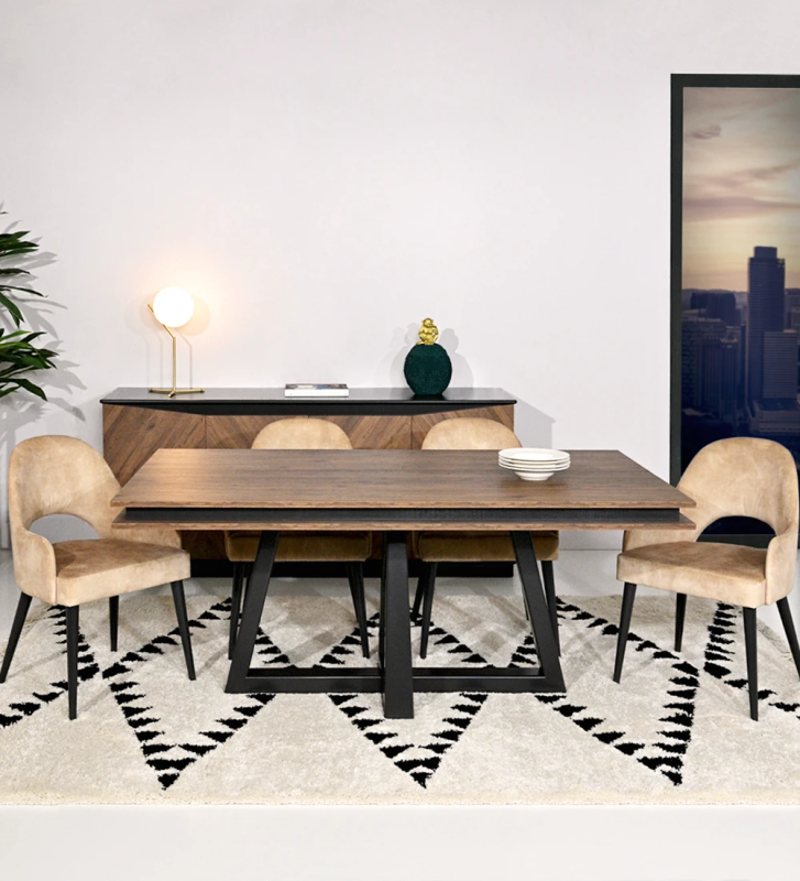 Mesa de comedor rectangular extensible con tablero de roble envejecido, pie central lacado en negro.