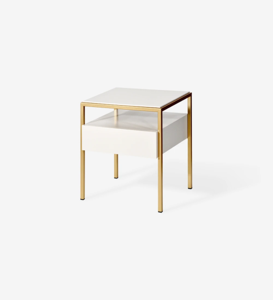 Bedside table with 1 drawer and pearl lacquered top, gold lacquered metal foot.